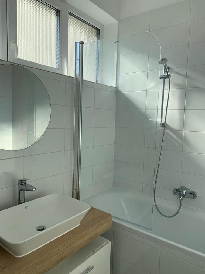 Bb Residence Arad Bagian luar foto