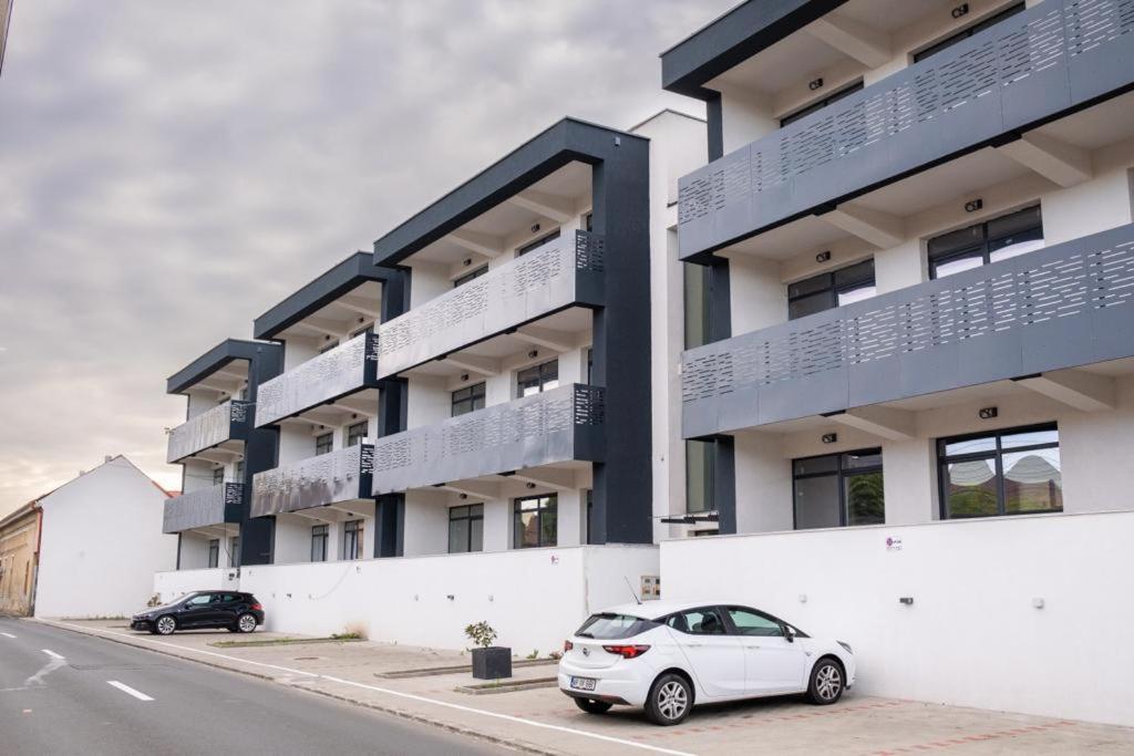 Bb Residence Arad Bagian luar foto