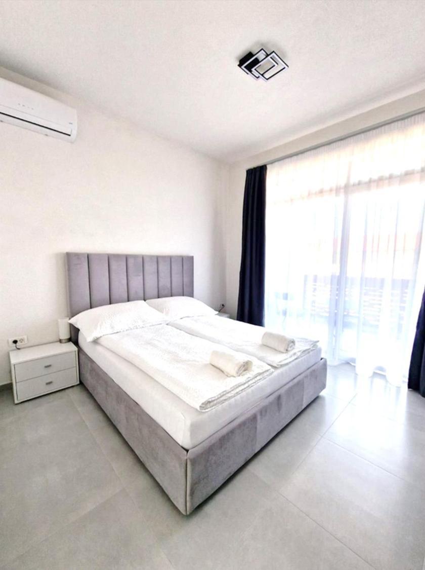 Bb Residence Arad Bagian luar foto