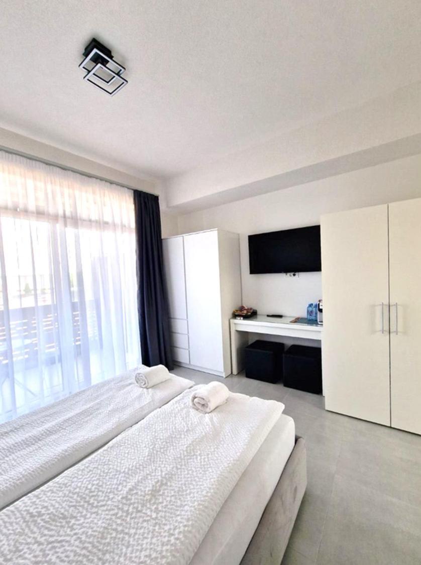 Bb Residence Arad Bagian luar foto