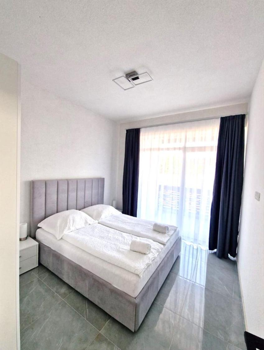 Bb Residence Arad Bagian luar foto