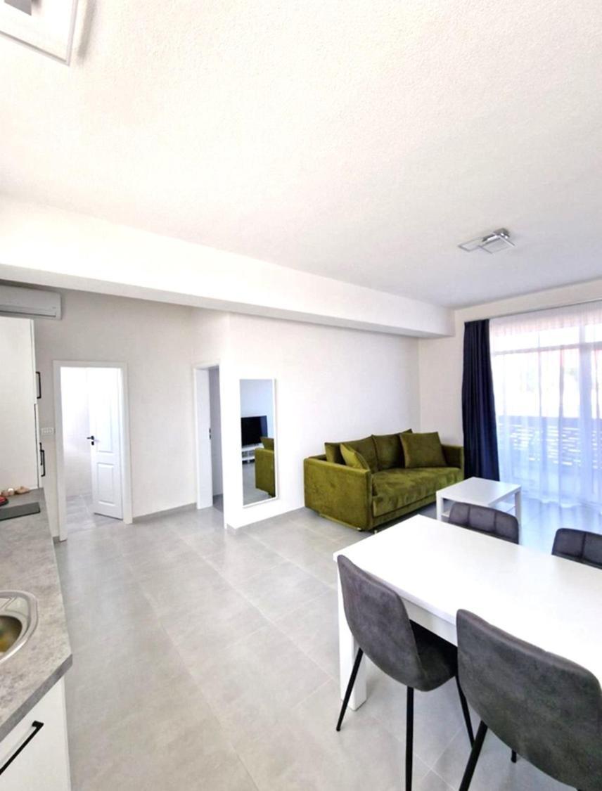 Bb Residence Arad Bagian luar foto