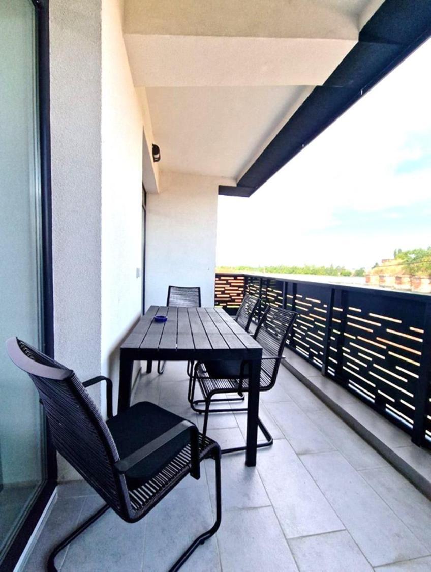 Bb Residence Arad Bagian luar foto